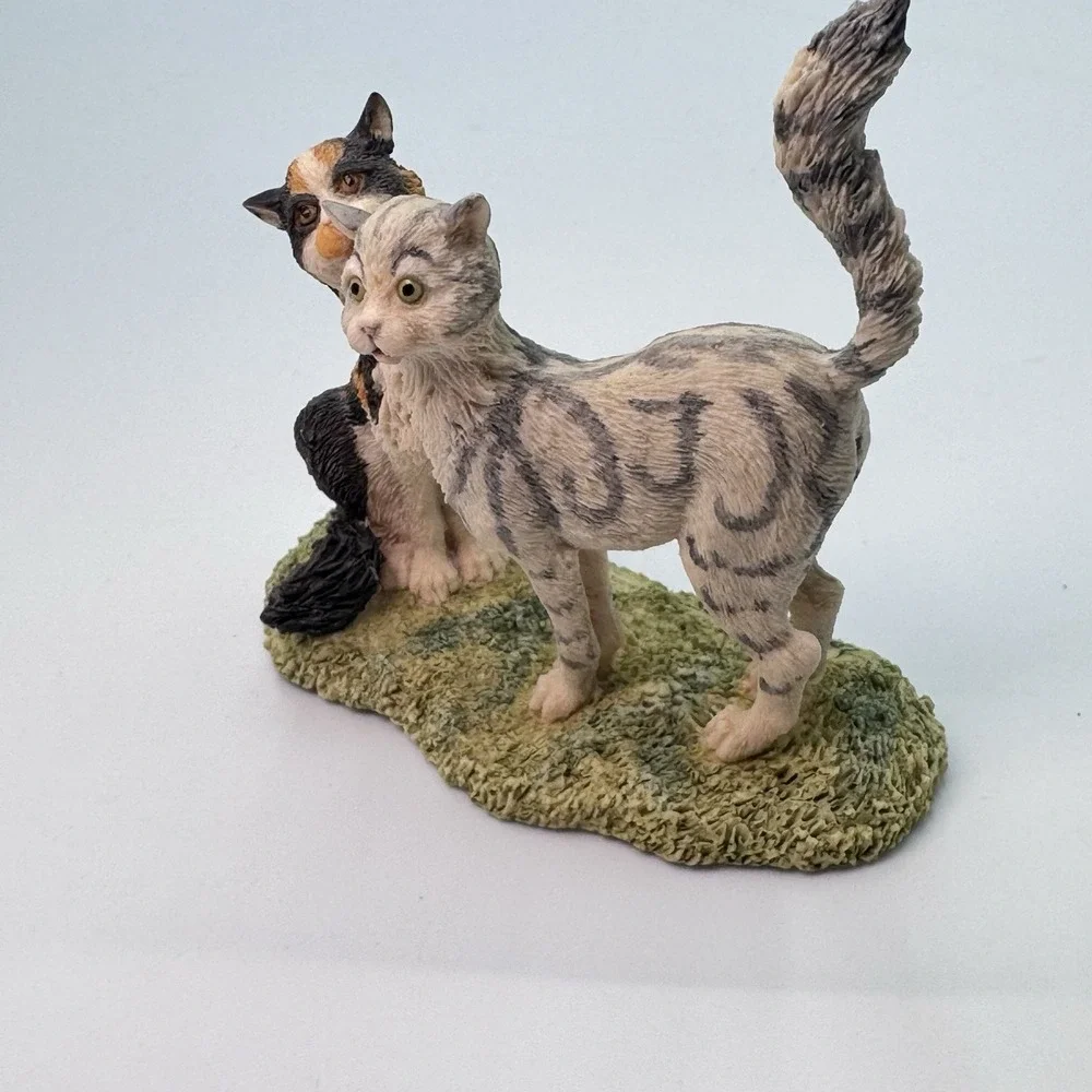 Lowell Davis Cat Kitten Figurine 